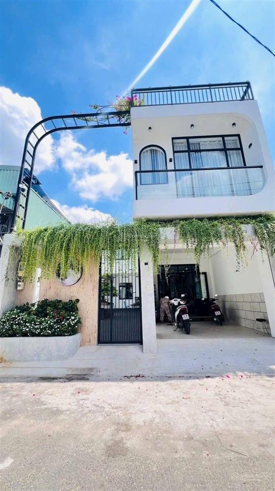 Biệt thự mini mới xây 8 x 20m (160m2 full thổ cư) đường nhựa 7m tô ký  gần chợ ngã ba bầu.