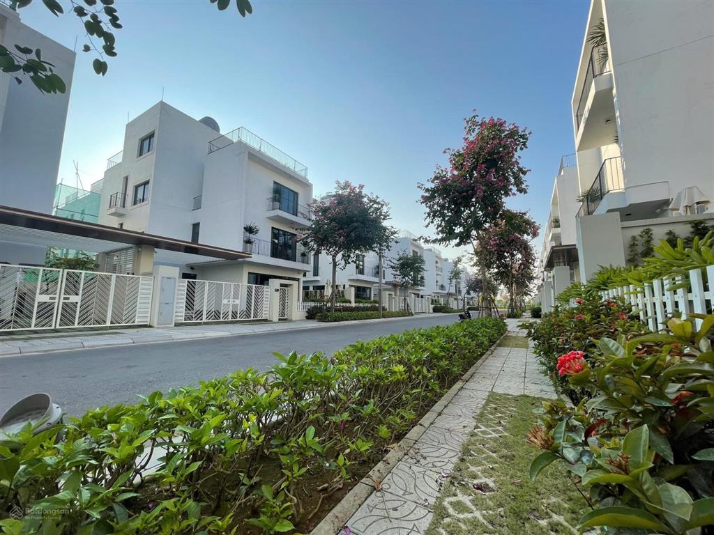 Cần tiền bán nhanh biệt thự biển giá 9,2 tỷ diện tích 198m2