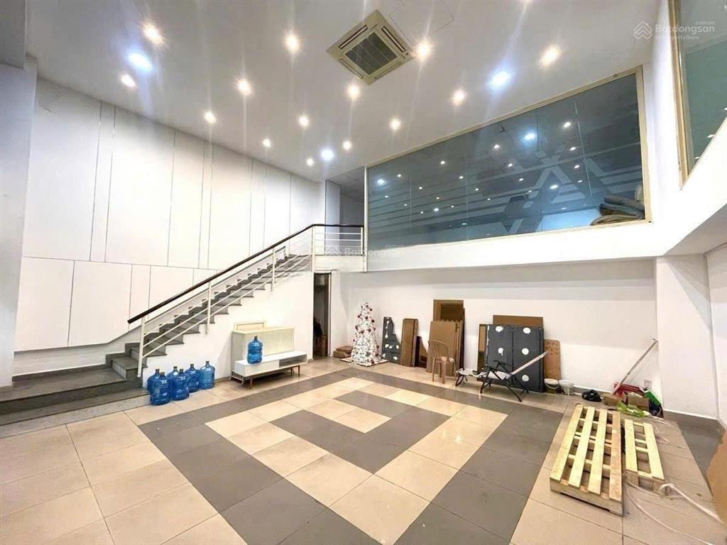 Siêu phẩm mặt bằng quận 1 dtsd 200m2 mặt tiền 12m