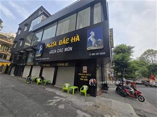Góc 2mt đường tôn thất tùng q1 cho thuê dt 200m² giá 70tr