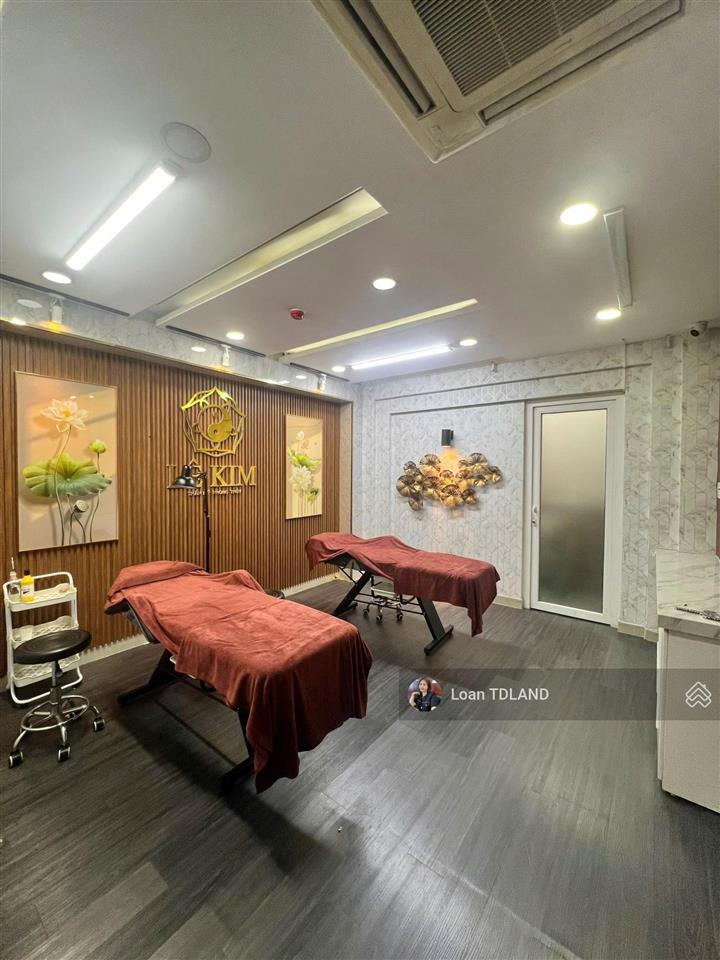 Mặt tiền đường trần hưng đạo q1 cho thuê dt 150m2 80tr