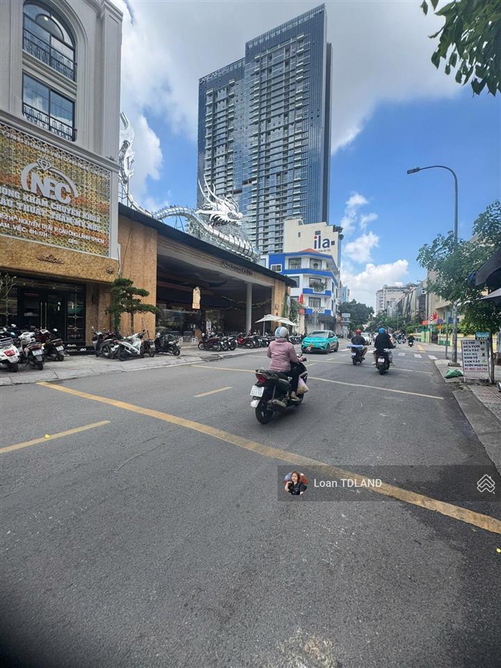 Cho thuê mặt tiền nguyễn trãi q1 8x16m 100tr