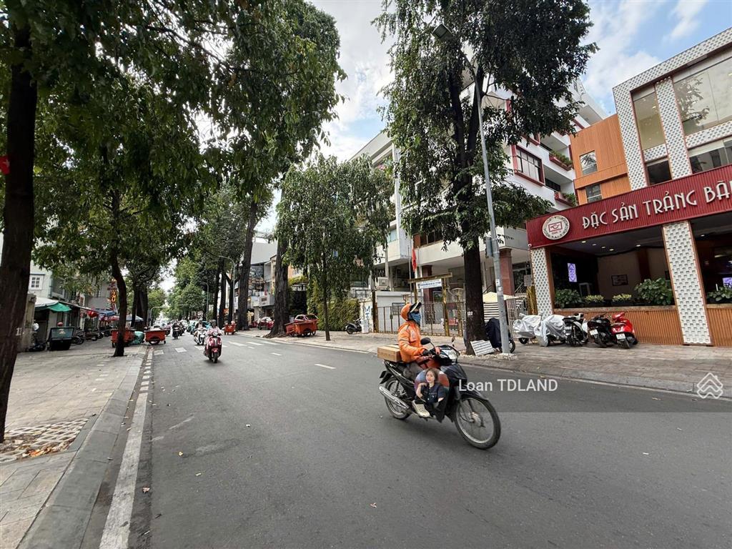 Cho thuê mt đường mạc đĩnh chi q1 13x36m 200tr