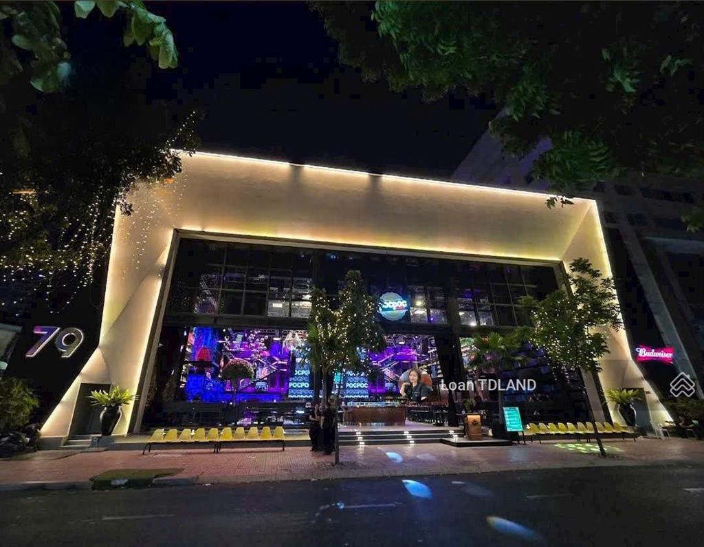 Cho thuê mt nguyễn đình chiểu q3 dt 1100m2 290tr