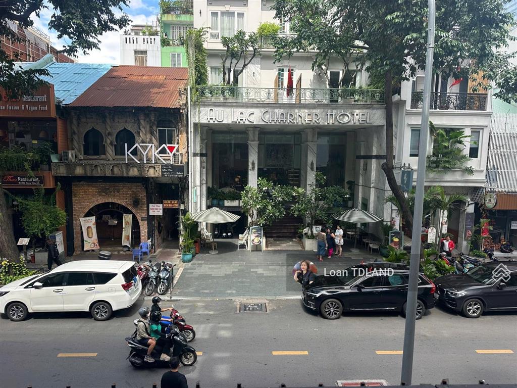 Cho thuê mặt tiền hồ tùng mậu. dt 4x28m