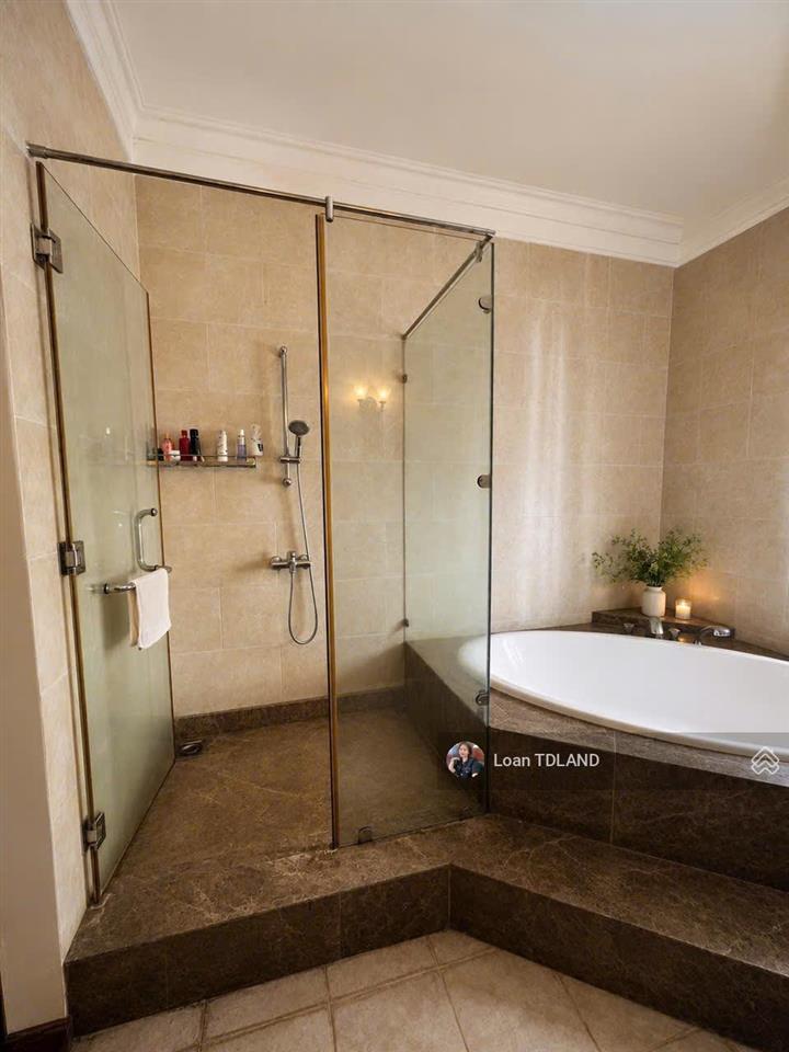Cho thuê villa nguyễn văn hưởng thảo điền dt 12x20m giá 90tr