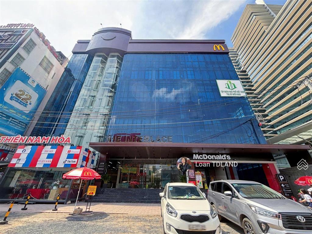 Cho thuê tầng trệt cách mạng tháng dt 500m