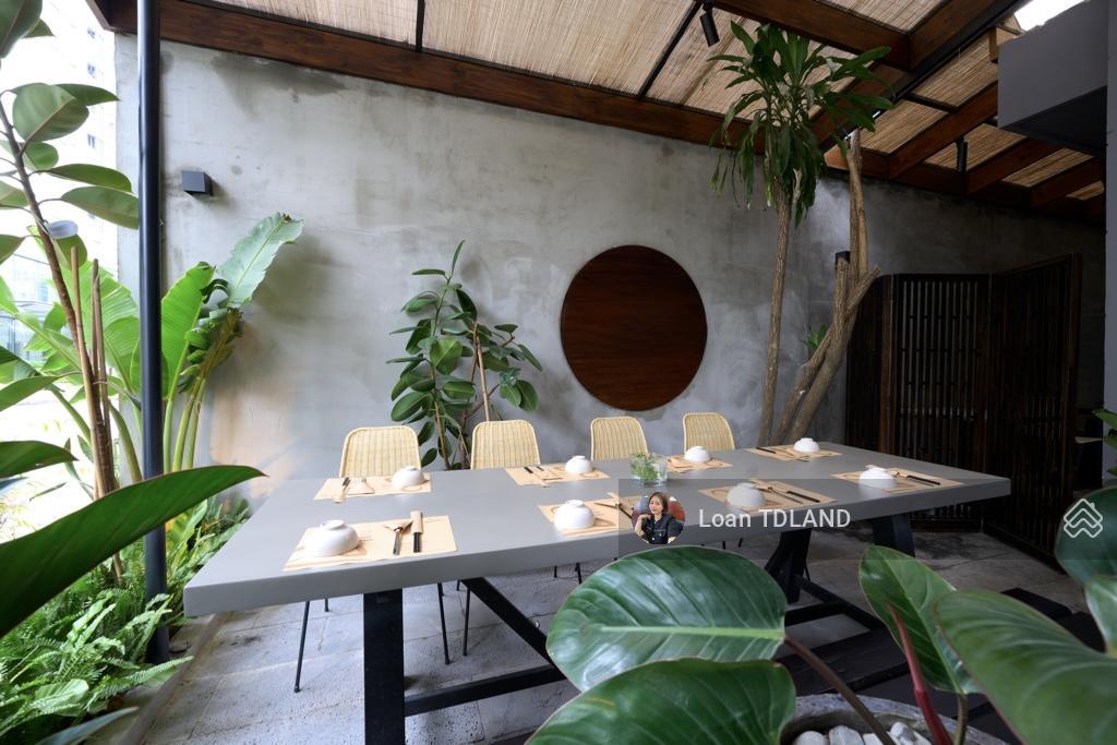Cho thuê góc phạm thái bường, phú mỹ hưng. dt 20x18m. giá 120tr