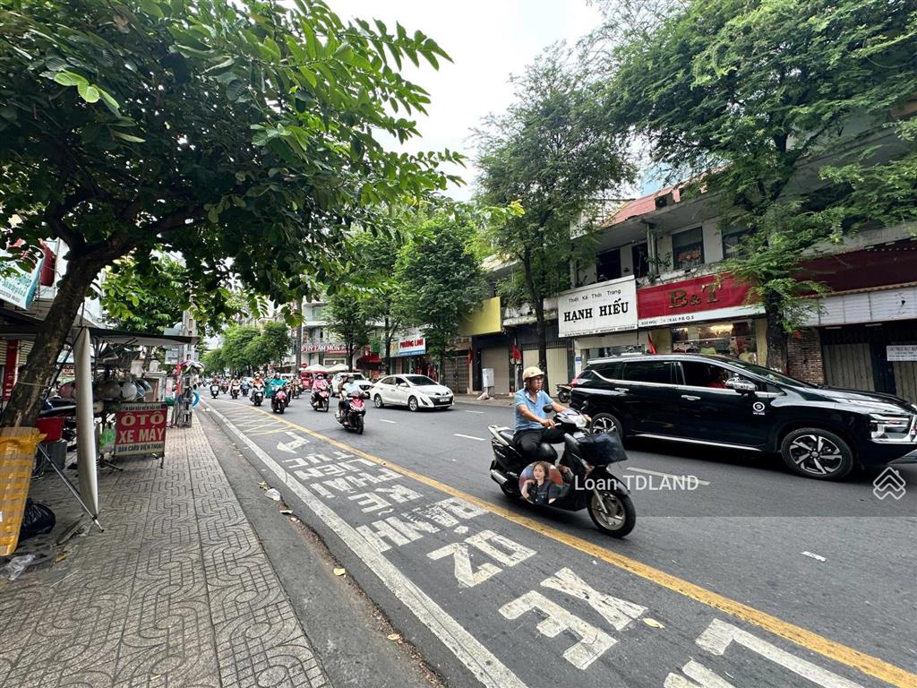 Cho thuê mặt tiền tôn thất tùng, quận 1, dt 8x20, giá 75tr
