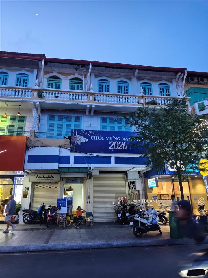 Cho thuê mặt bằng lê lợi, dt 137m2, ngang 12m, giá 250tr