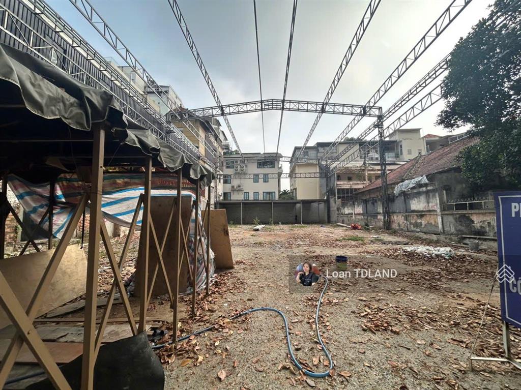 Cho thuê mặt bằng tôn thất tùng quận 1 dt 1000m2 giá 290tr
