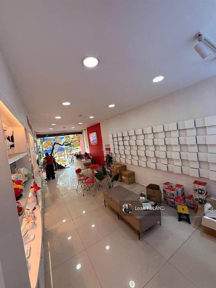 Cho thuê mặt bằng hàm nghi quận 1 dtsd 676m giá 90 triệu