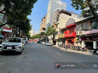 Cho thuê căn nhà liền kề đông du quận 1 dt 8x20m giá 160 triệu