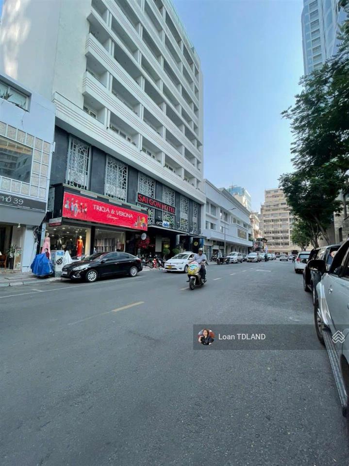 Cho thuê căn nhà liền kề đông du quận 1 dt 8x20m giá 160 triệu