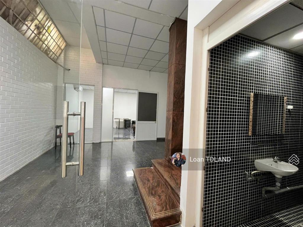 Cho thuê villa mặt tiền pasteur, quận 1 8m x 30m (1 trệt 1 lầu) giá 130tr