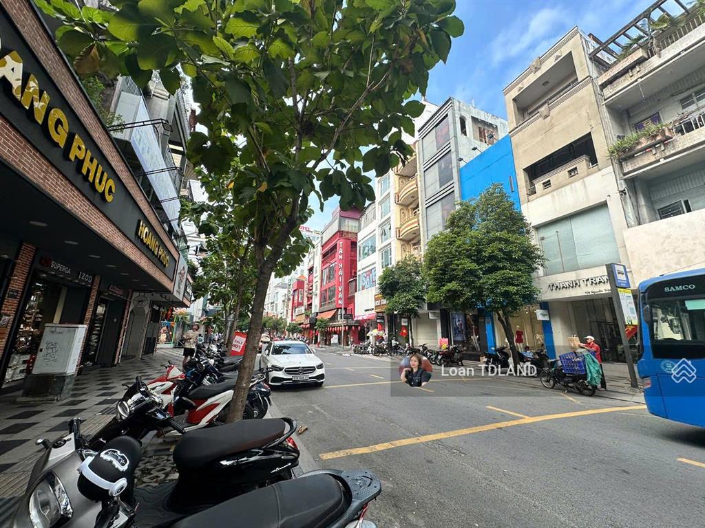 Mặt tiền đường nguyễn trãi q1 cho thuê dt 8x20m giá 120tr