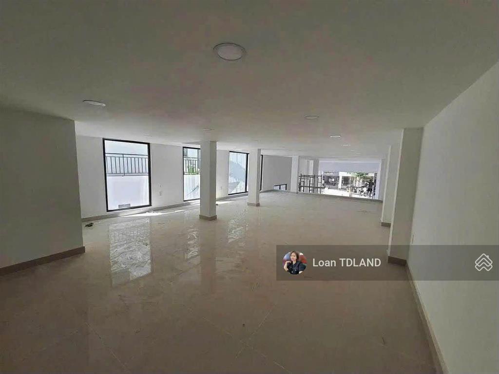 Cho thuê góc 2 mặt tiền lê văn sỹ q3 dt đất 150m2 giá 70 triệu