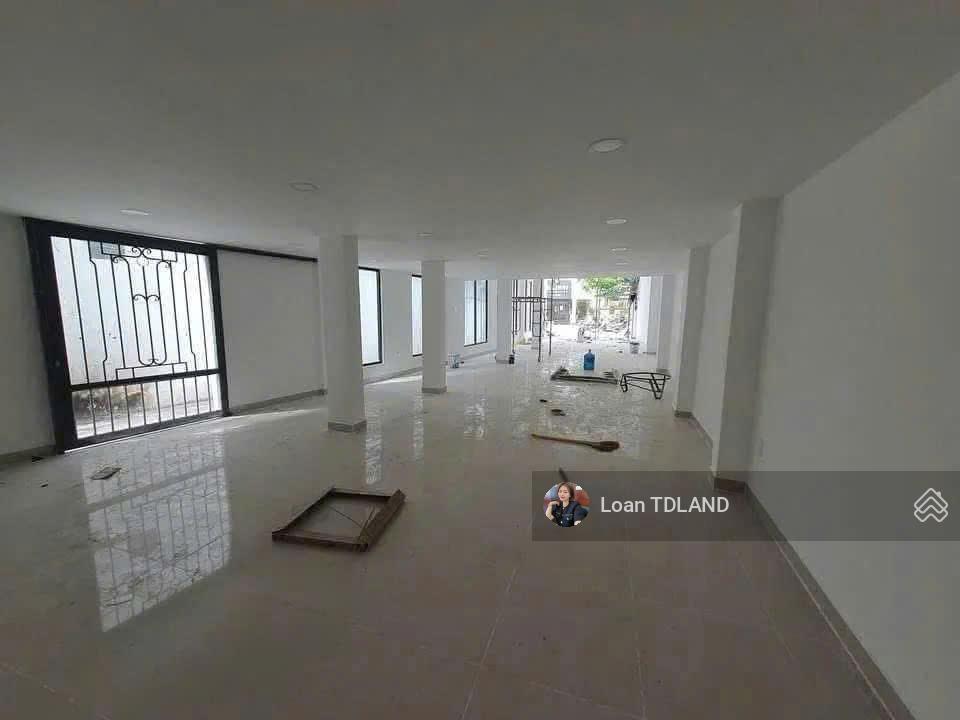 Cho thuê góc 2 mặt tiền lê văn sỹ q3 dt đất 150m2 giá 70 triệu