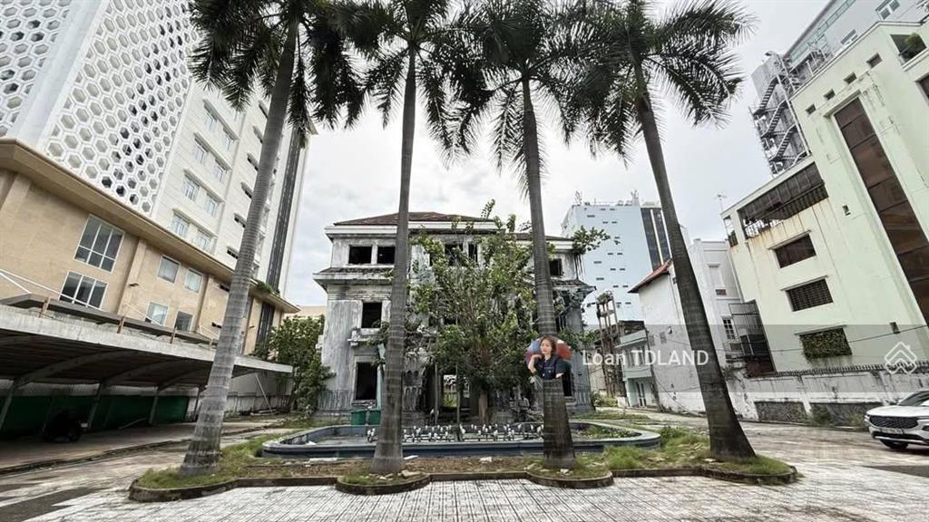 Cho thuê biệt thự cực hiếm dtsd 3200m2
