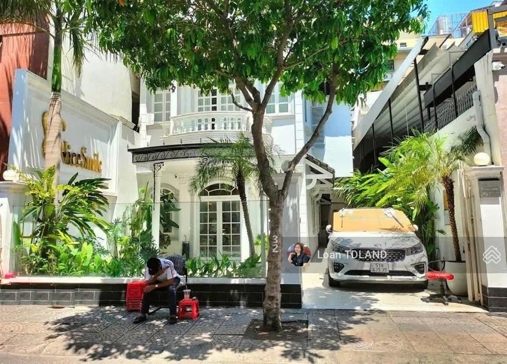 Cho thuê biệt thự sân vườn trần cao vân dt 8,5x27m giá 80tr