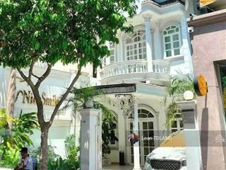 Cho thuê biệt thự sân vườn trần cao vân dt 8,5x27m giá 80tr