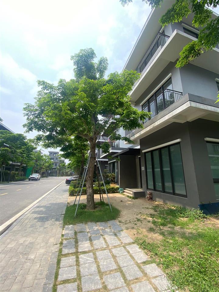 Bán căn biệt thự đạt chuẩn mực sống giá hấp dẫn nhất tại eco central park.  0843 131 ***