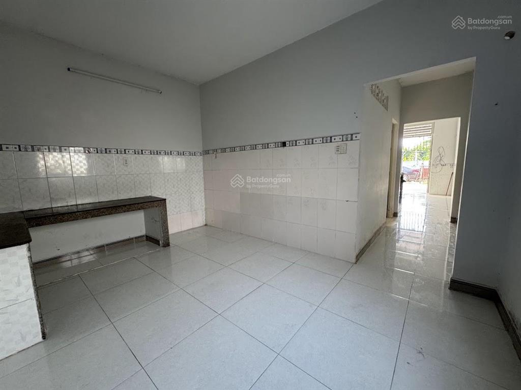 Nhà 1/ thới hòa  sổ hồng riêng hoàn toàn  5x16  1 trệt 1 lửng  cách sân bay tsn 25 phút