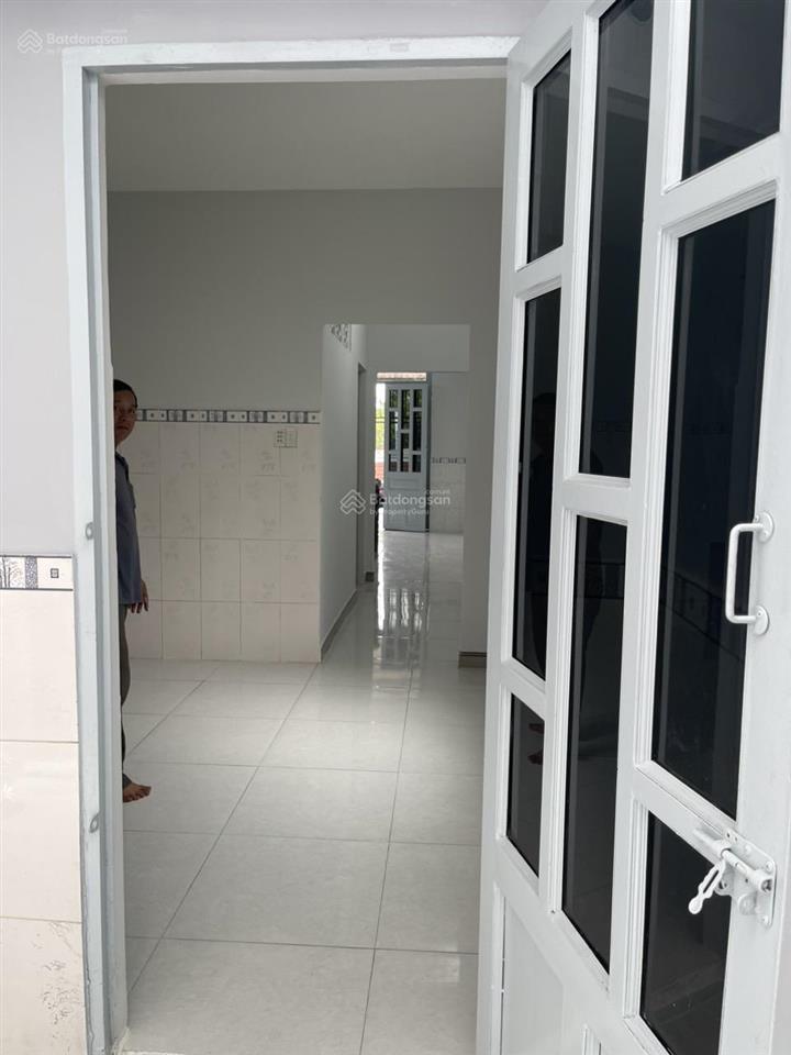 Nhà 1/ thới hòa  sổ hồng riêng hoàn toàn  5x16  1 trệt 1 lửng  cách sân bay tsn 25 phút