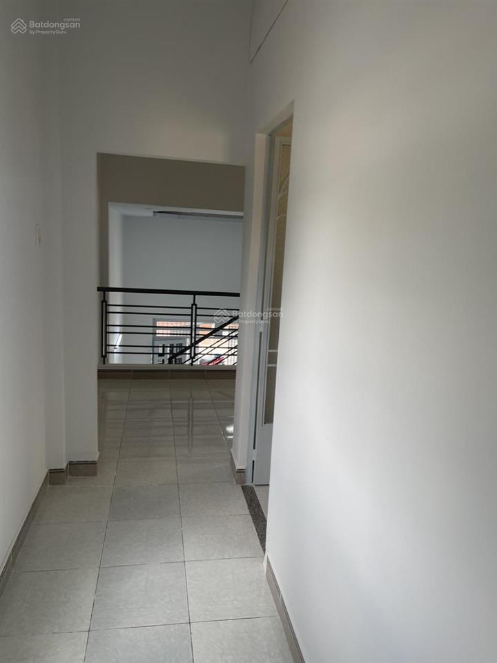 Nhà 1/ thới hòa  sổ hồng riêng hoàn toàn  5x16  1 trệt 1 lửng  cách sân bay tsn 25 phút
