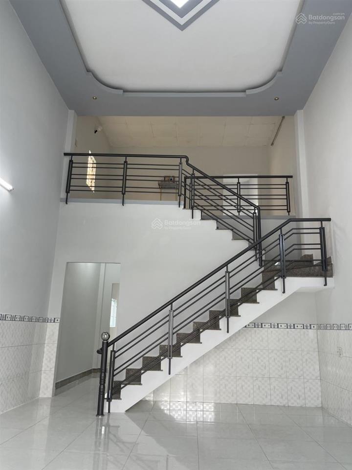 Nhà 1/ thới hòa  sổ hồng riêng hoàn toàn  5x16  1 trệt 1 lửng  cách sân bay tsn 25 phút