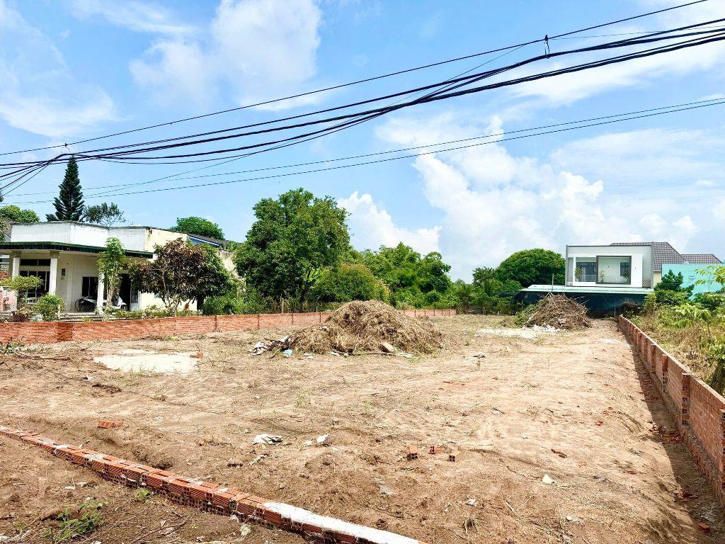 Chuyển nhượng và Bán  2 lô liền kề Mặt tiền khu trung tâm hiện hữu, mặt tiền đường Phan Đăng Lưu Phường Long Điền (2027)