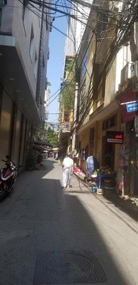 Cho thuê nhà 14/151A, Thái Hà, diện tích ~10m2 : Tiện làm VPĐD, CH, KD và ở.