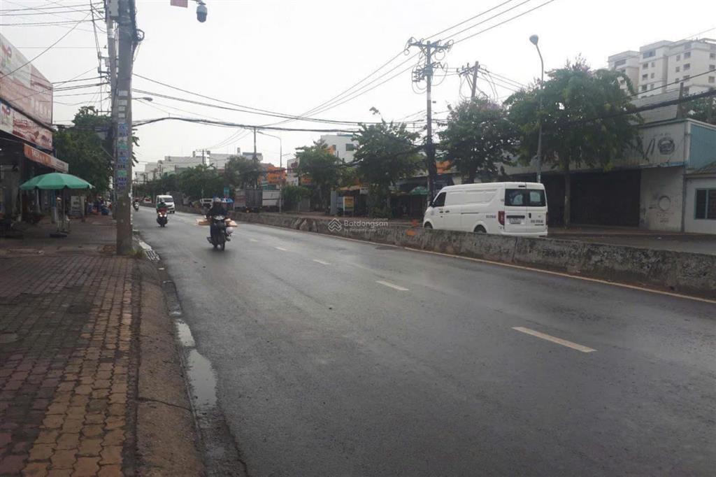 Thanh lý nhà c4 mt phan văn hớn q12 đường 40m, dt 6 x 88m, giá 43 triệu/m2