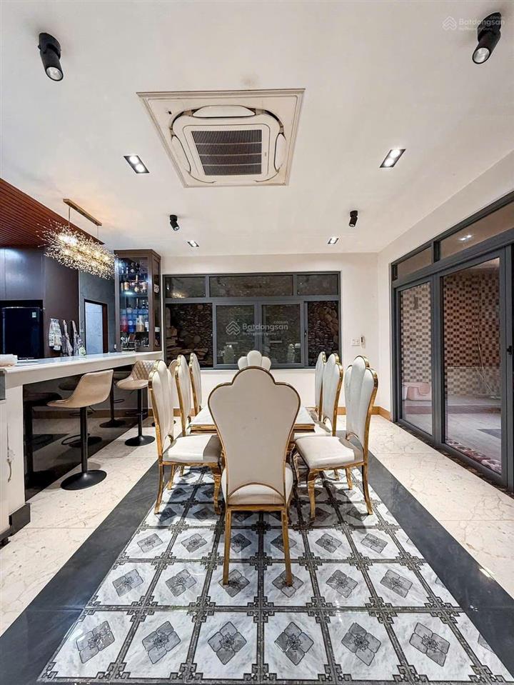 Bán biệt thự có hồ bơi minh phụng q11, dt 17 x 15m trệt 4 lầu giá 26 tỷ