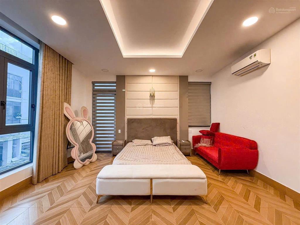 Bán biệt thự có hồ bơi minh phụng q11, dt 17 x 15m trệt 4 lầu giá 26 tỷ