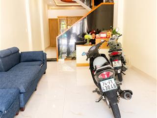 Nhà 4 tầng mặt tiền nguyễn đình chiểu  vị trí sát với trục bùi tá hán
