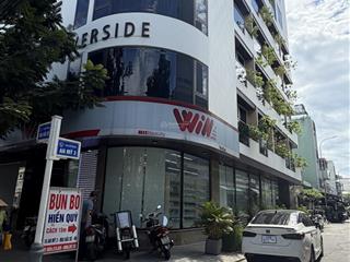 Sụp hầm  sát đầu cầu rồng  vài phút là xuống biển, vài bước chân là tới cầu tiền yêu.