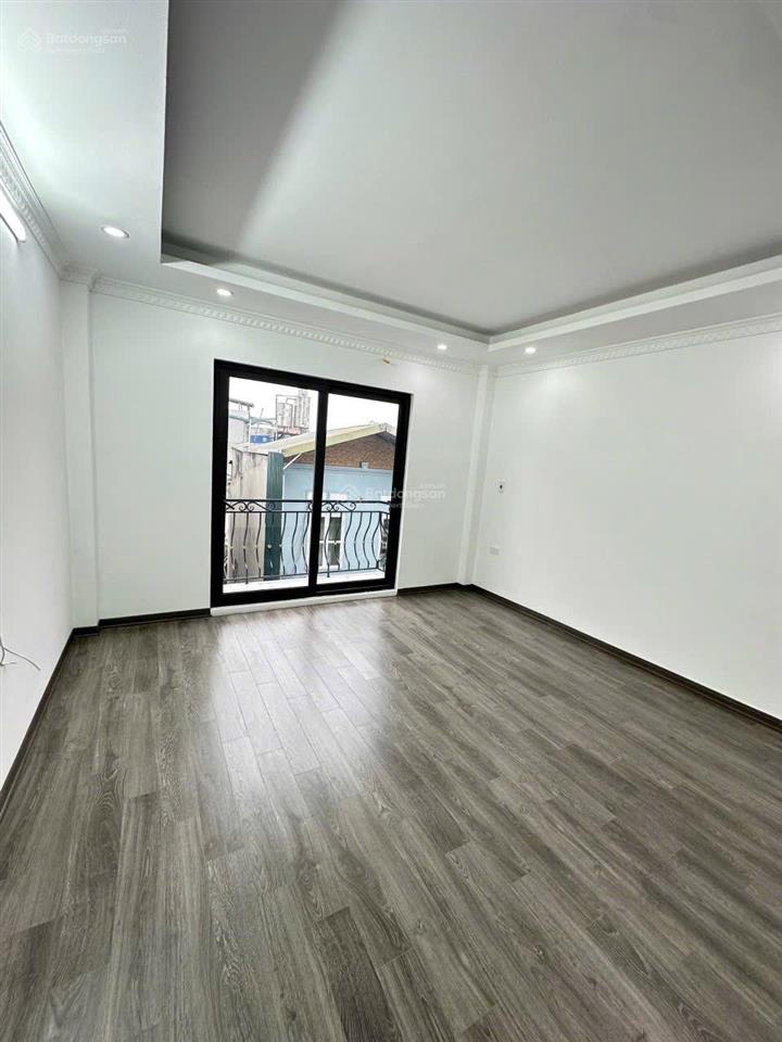 Em cần bán căn nhà 50m2 xây 5 tầng thang máy cạnh time city, toạ lạc tại đường minh khai
