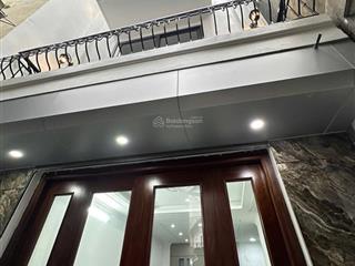 Em cần bán căn nhà 50m2 xây 5 tầng thang máy cạnh time city, toạ lạc tại đường minh khai