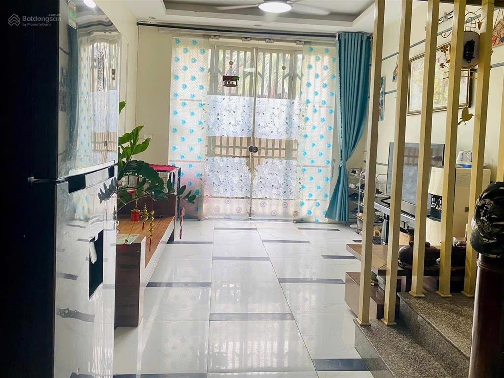 Hiếm có căn nhà sổ riêng 30m xây 4 tầng hai mặt tiền , cách mặt phố 30m tại lĩnh nam  hoàng mai .