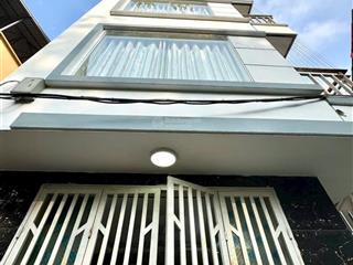 Hiếm có căn nhà sổ riêng 30m xây 4 tầng hai mặt tiền , cách mặt phố 30m tại lĩnh nam  hoàng mai .