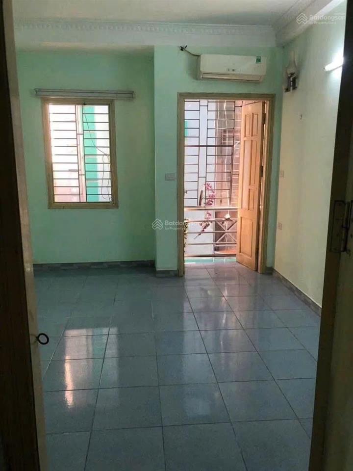 Chính chủ cho thuê nhà nguyên căn đầu phố vĩnh hưng  hoàng mai, dt 30m xây 4 tầng gần mặt phố.