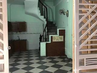 Chính chủ cho thuê nhà nguyên căn đầu phố vĩnh hưng  hoàng mai, dt 30m xây 4 tầng gần mặt phố.