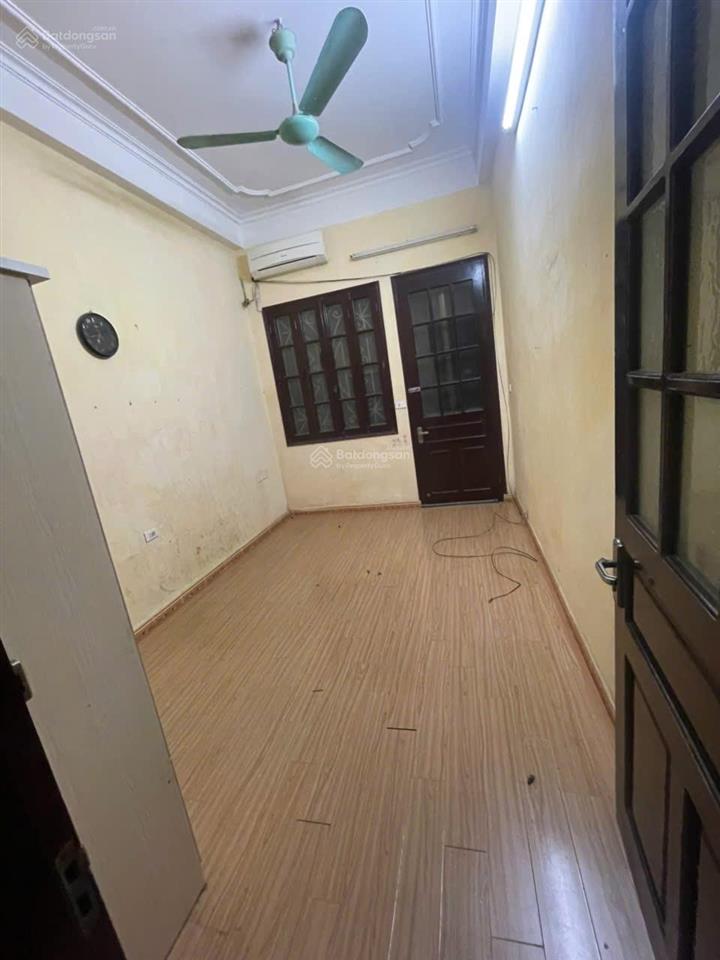 Chính chủ cho thuê căn nhà phân lô liền kề 40m xây 4 tầng tại ngõ 319 tam trinh ngay cầu mai động