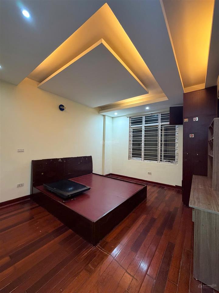 Em cần bán căn nhà 52m2 sổ đỏ xây 4 tầng tọa lạc tại phố hồng mai  hai bà trưng, giá hơn 9 tỷ chút
