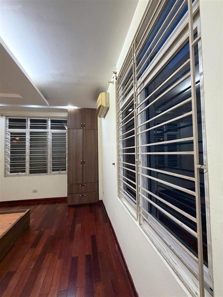 Em cần bán căn nhà 52m2 sổ đỏ xây 4 tầng tọa lạc tại phố hồng mai  hai bà trưng, giá hơn 9 tỷ chút