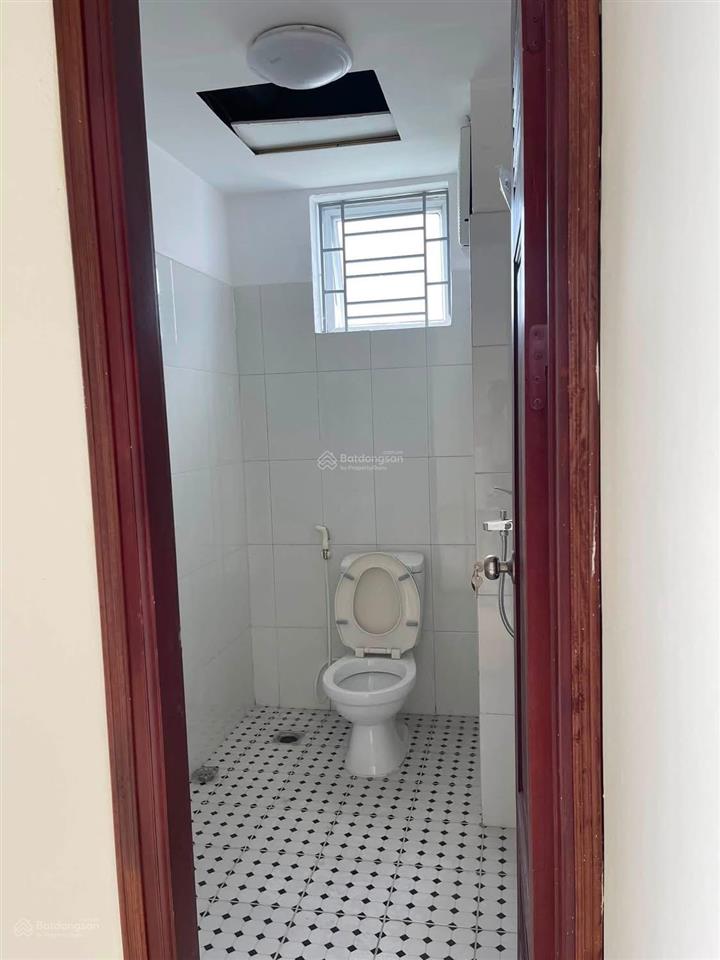Em cần bán căn hộ chung cư dt 70m 2 ngủ toà ct kđt đền lừ 3  hoàng mai, giá chào hơn 3tỷ chút