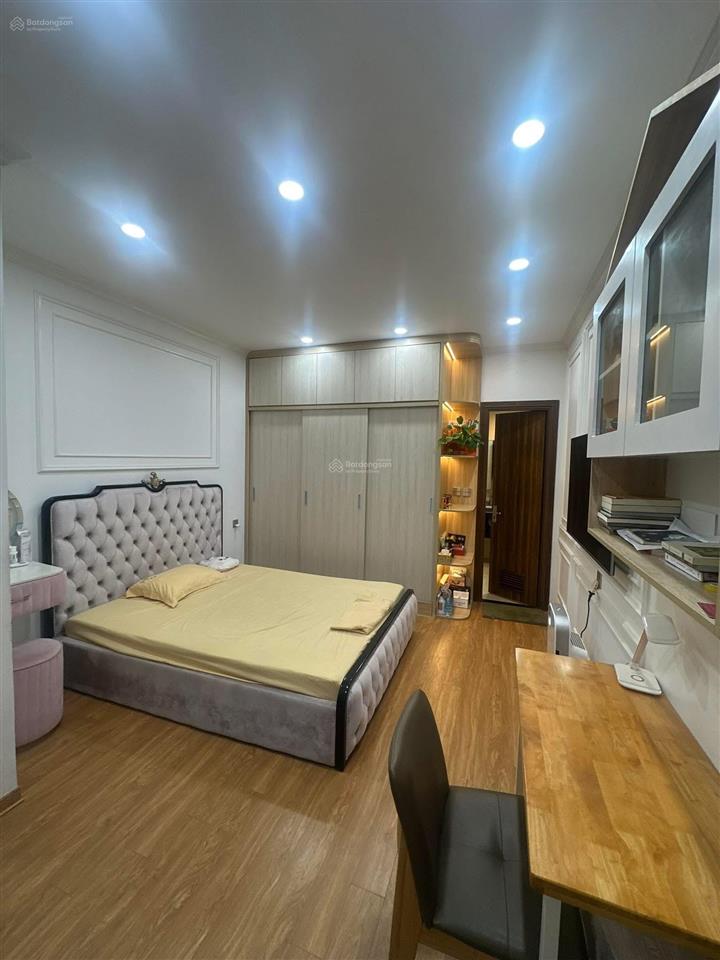 Em cần bán chcc udic riverside 122 vĩnh tuy  hai bà trưng, dt 70m 2 ngủ giá chào hơn 5 tỷ chút