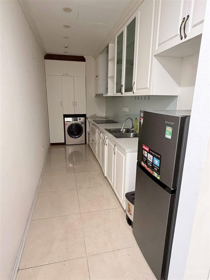 Em cần bán căn hộ chung cư 82m 2 ngủ toà sunshine palace ngõ 13 lĩnh nam , giá chào 6,5 tỷ có tl