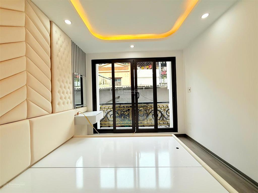 Hiếm có khó tìm căn nhà 31m xây mới 6 tầng thang máy ngay đầu phố trương định  bạch mai .